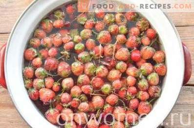 Kako narediti kompot iz zamrznjenih jagod
