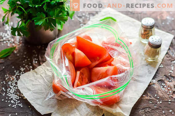 Tomates salados en un paquete en 2 horas: ideal para un picnic